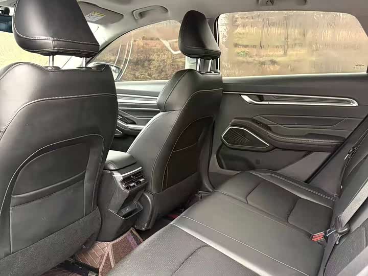 Фото 6 - Geely Emgrand