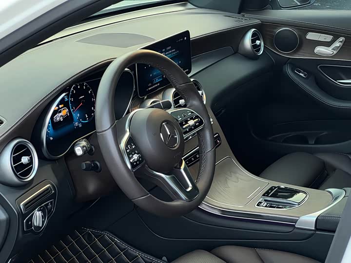 Фото 8 - Mercedes-Benz GLC-Class