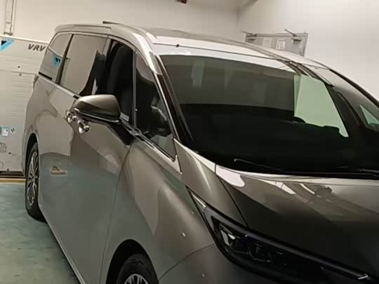 Фото 4 - Lexus LM