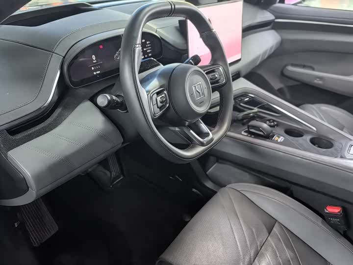 Фото 4 - Zeekr 001