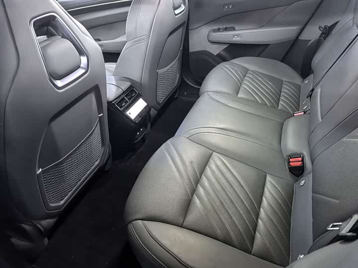 Фото 6 - Zeekr 001