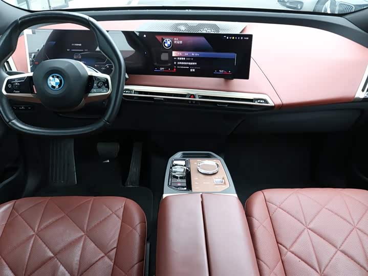 Фото 9 - BMW iX
