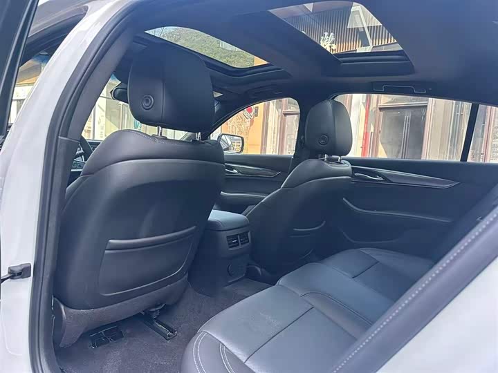 Photo 8 - Cadillac CT5