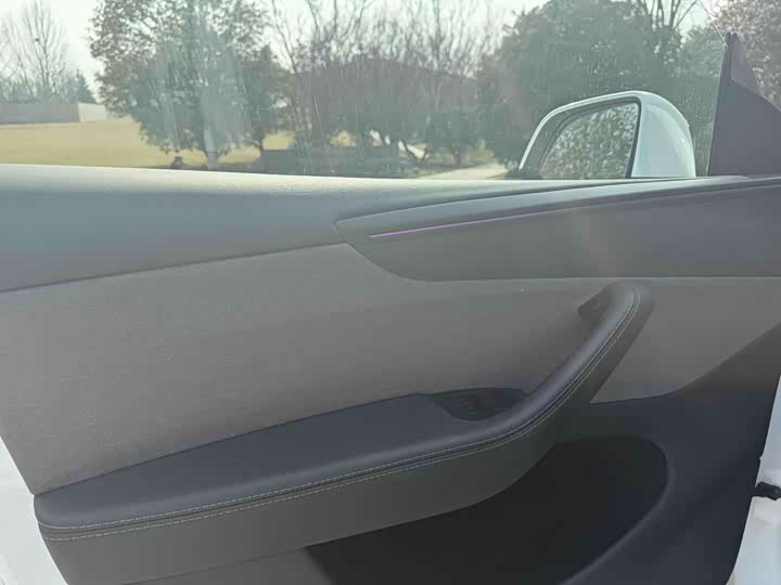 Photo 7 - Tesla Model Y