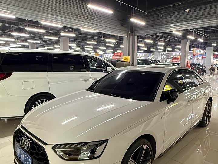 Фото 1 - Audi A4L