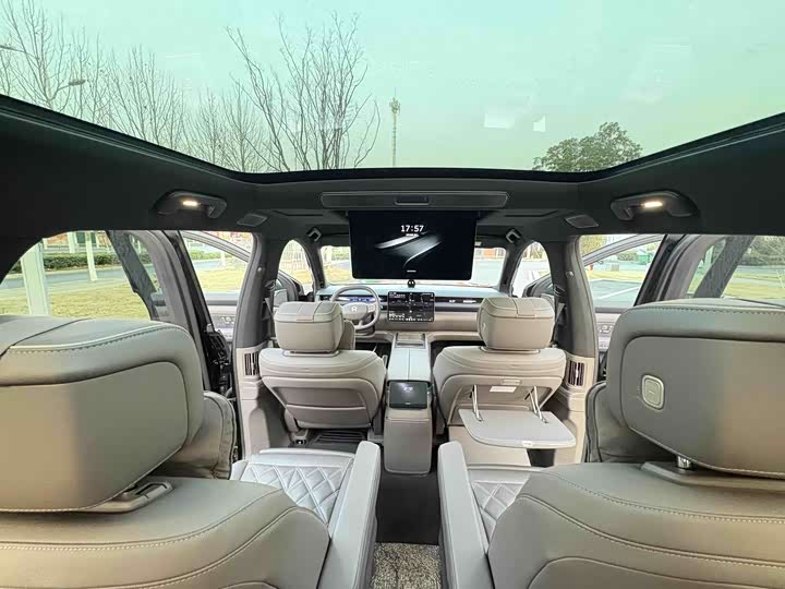 Фото 6 - Nio ES8