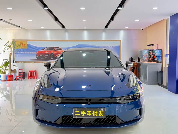 Фото 2 - Zeekr 001