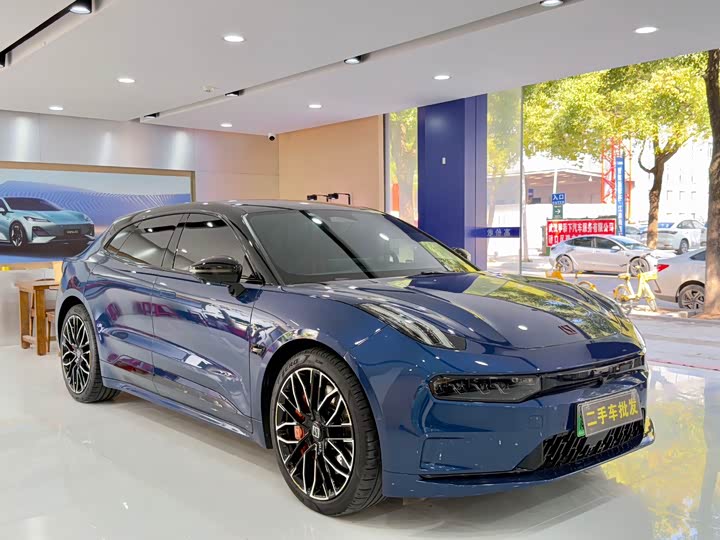 Фото 3 - Zeekr 001