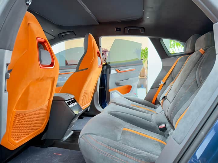 Фото 6 - Zeekr 001