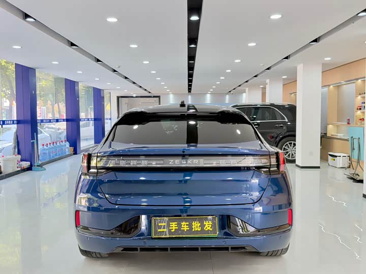 Фото 8 - Zeekr 001
