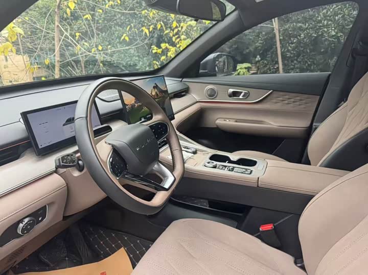 Photo 5 - Chery Fulwin T8