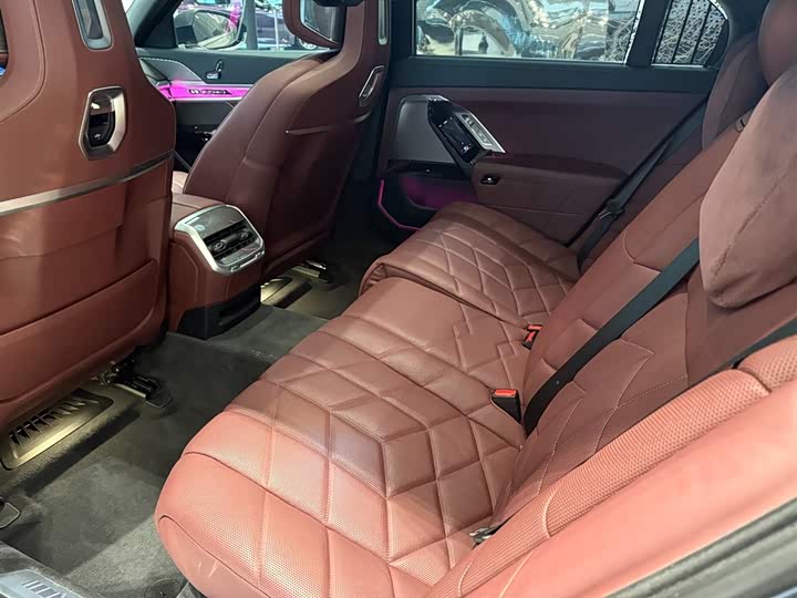 Photo 5 - BMW 7 Series