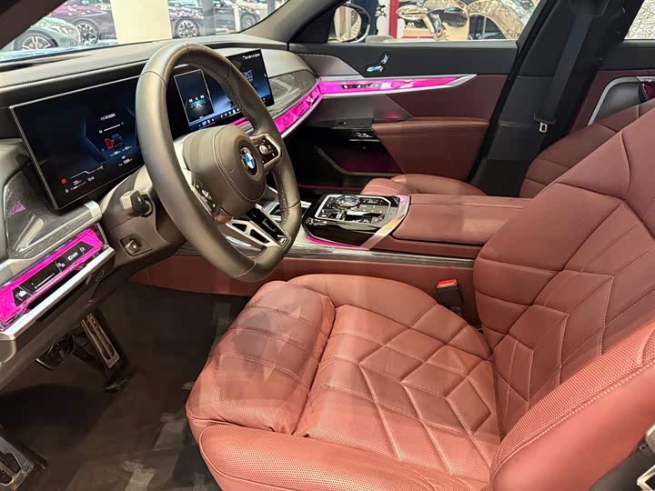 Photo 7 - BMW 7 Series