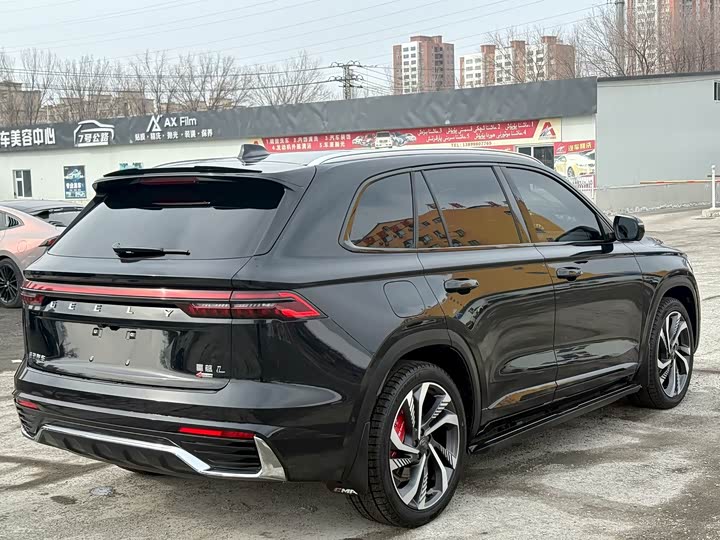 Фото 9 - Geely Monjaro