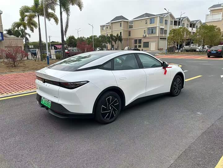 Photo 8 - BAIC Arcfox Alpha S5