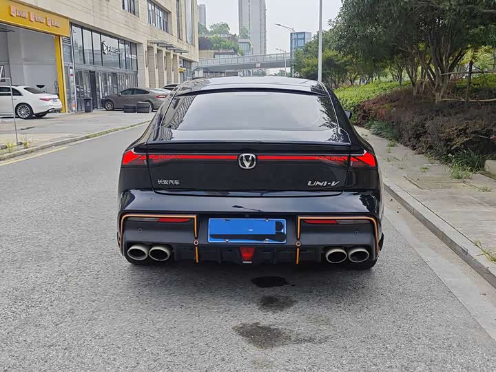 Фото 3 - Changan UNI-V