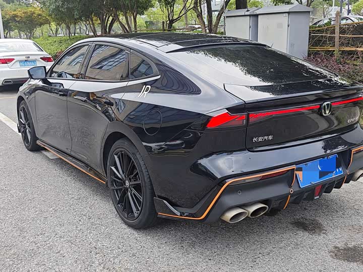 Фото 4 - Changan UNI-V