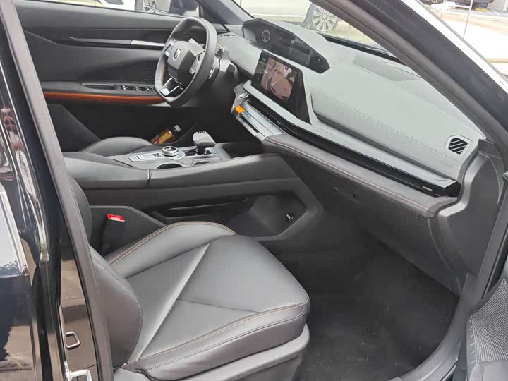 Фото 7 - Changan UNI-V