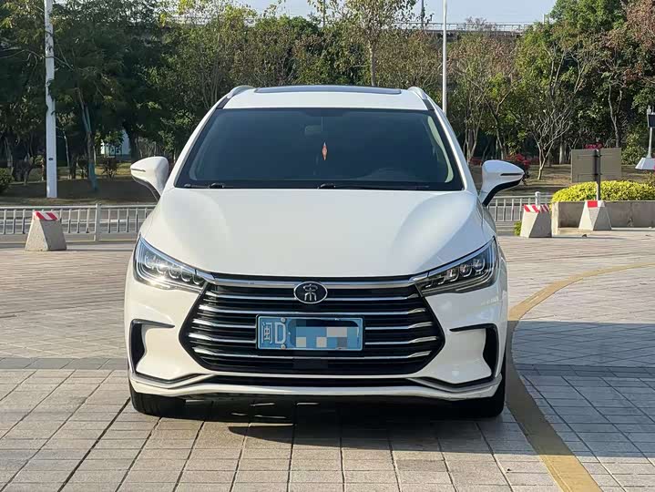 Фото 2 - BYD Song Max