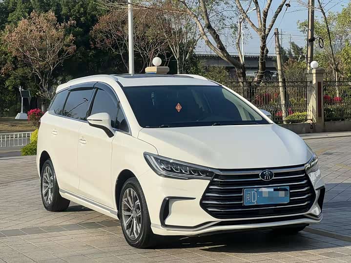 Фото 3 - BYD Song Max