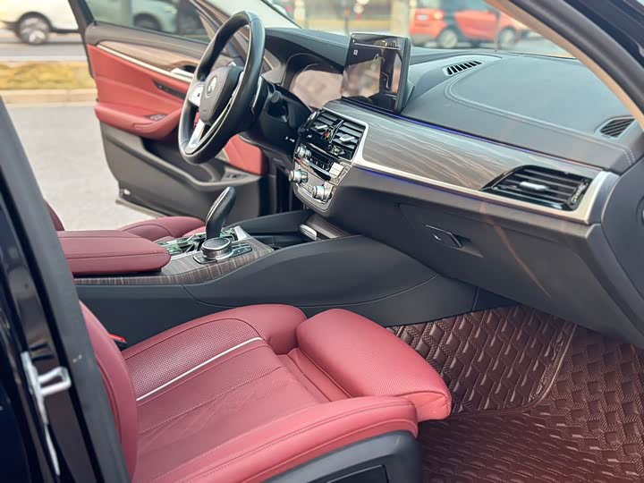 Photo 7 - BMW 5 Series