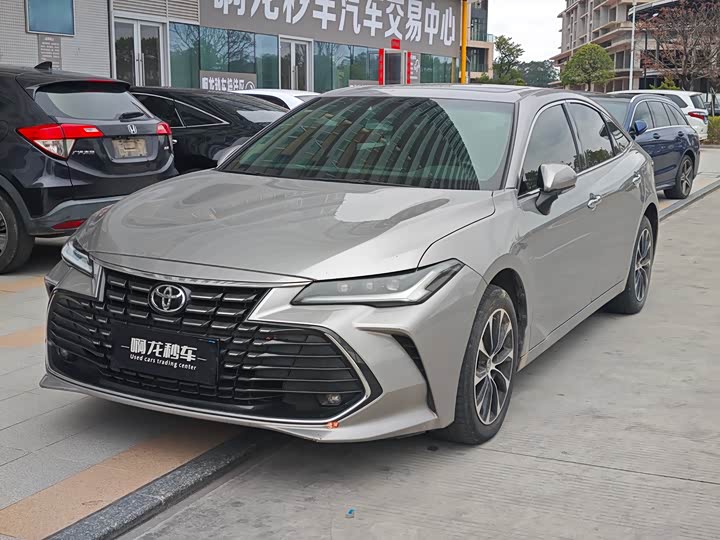 Photo 1 - Toyota Avalon