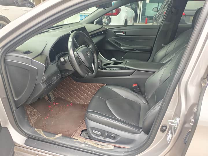 Photo 4 - Toyota Avalon