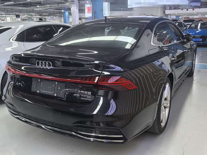 Фото 4 - Audi A7L