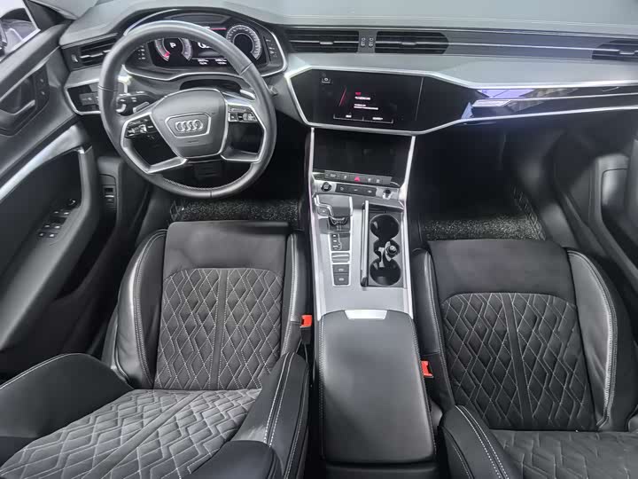 Фото 6 - Audi A7L
