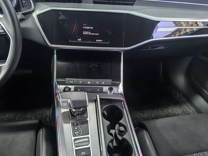 Фото 8 - Audi A7L