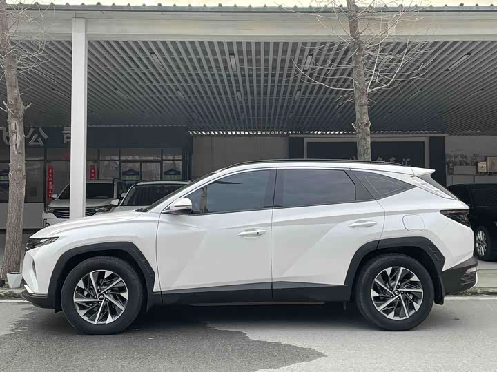 Фото 4 - Hyundai Tucson L