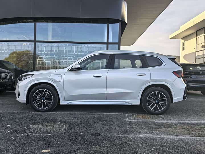 Фото 3 - BMW iX1