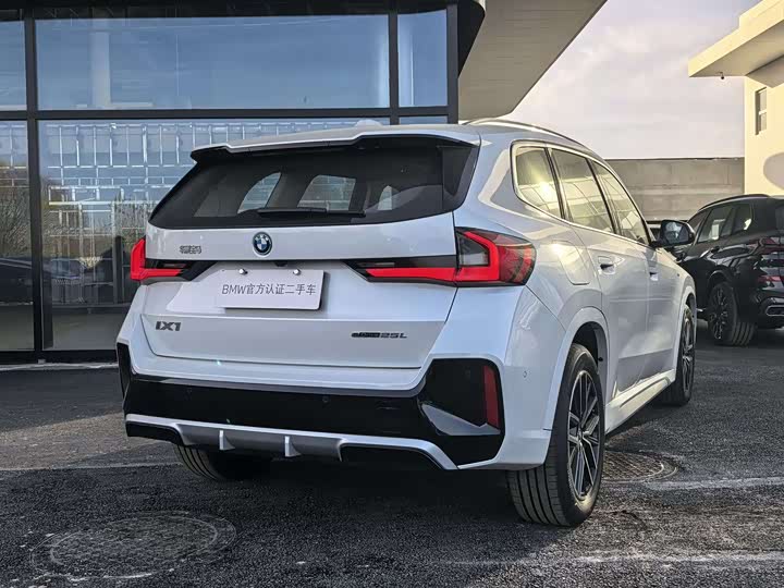 Фото 6 - BMW iX1