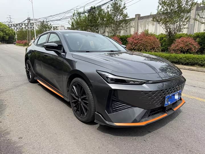 Фото 3 - Changan UNI-V