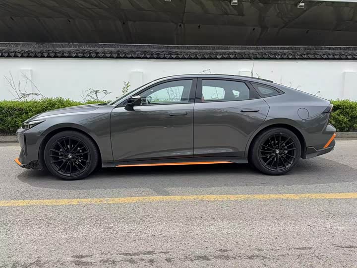 Фото 4 - Changan UNI-V