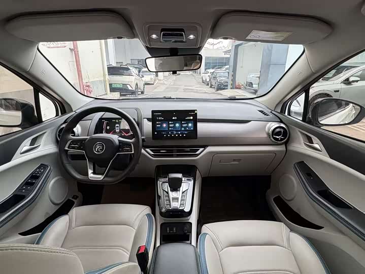 Фото 9 - BYD Yuan Pro