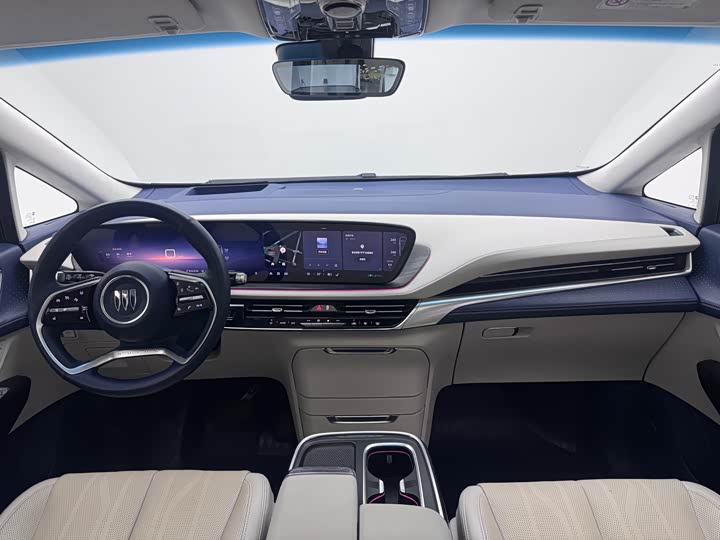 Photo 8 - Buick GL8 Century