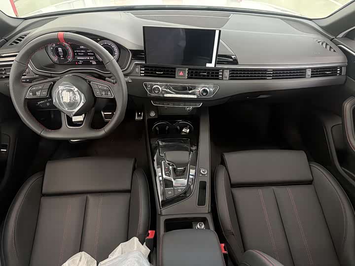 Фото 7 - Audi A4L