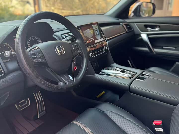 Фото 4 - Honda UR-V