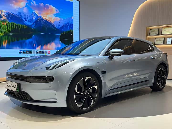 Фото 1 - Zeekr 001