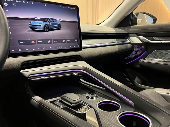 Фото 8 - Zeekr 001