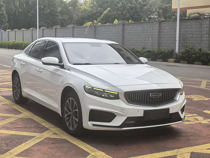 Фото 3 - Geely Preface