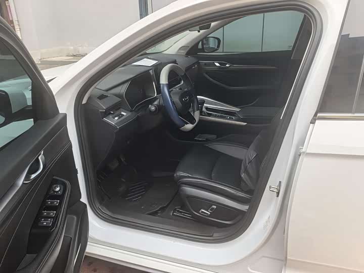 Фото 4 - Geely Preface