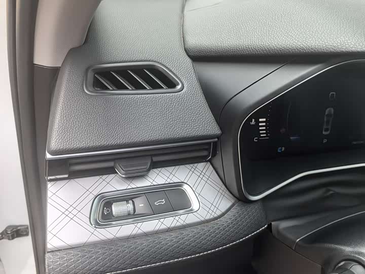 Фото 6 - Geely Preface