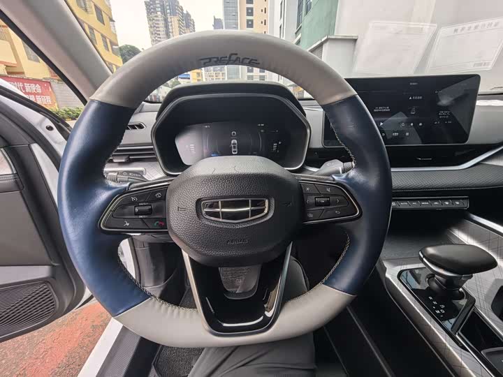 Фото 7 - Geely Preface