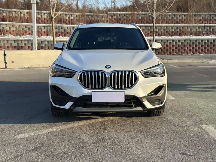 Фото 2 - BMW X1