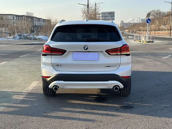 Фото 8 - BMW X1