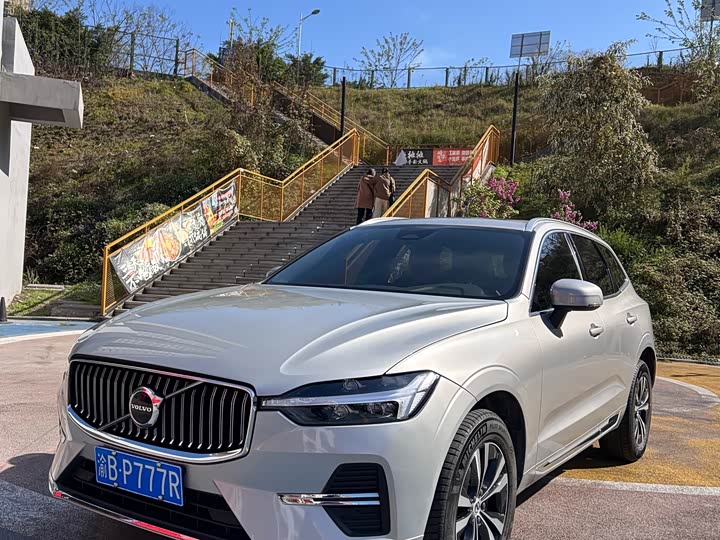 Photo 2 - Volvo XC60