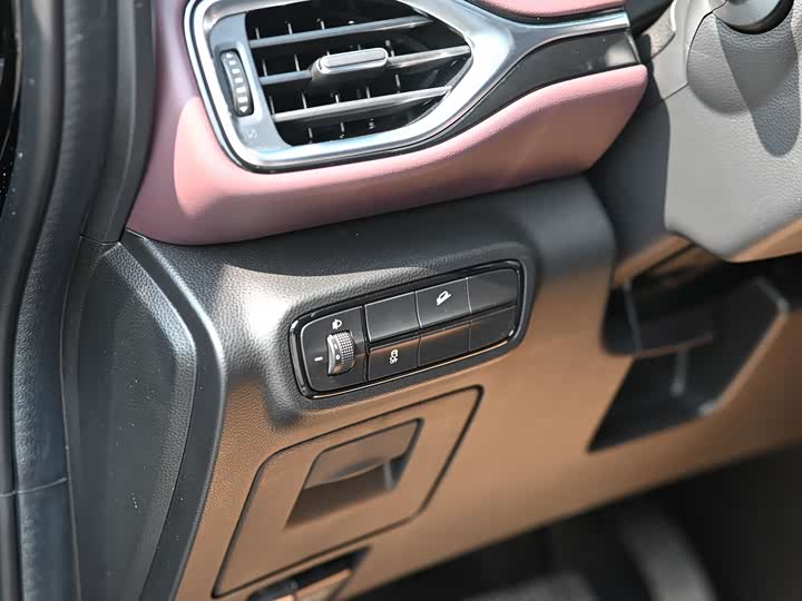 Фото 9 - GAC Trumpchi M6