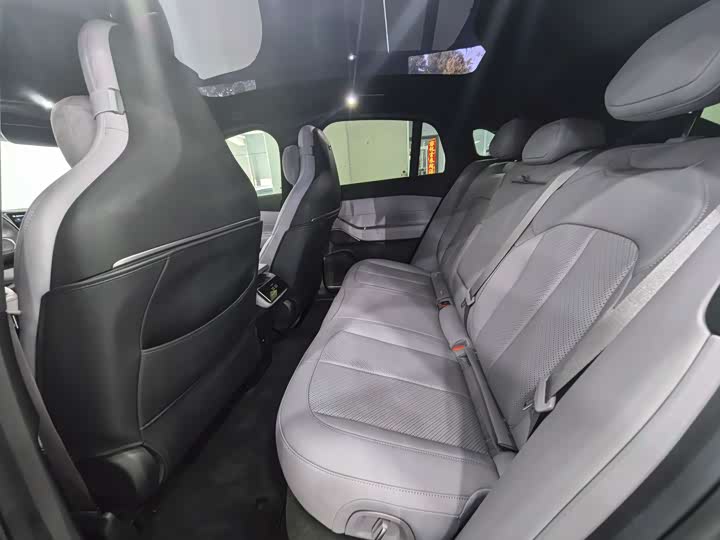 Фото 4 - Nio EC6